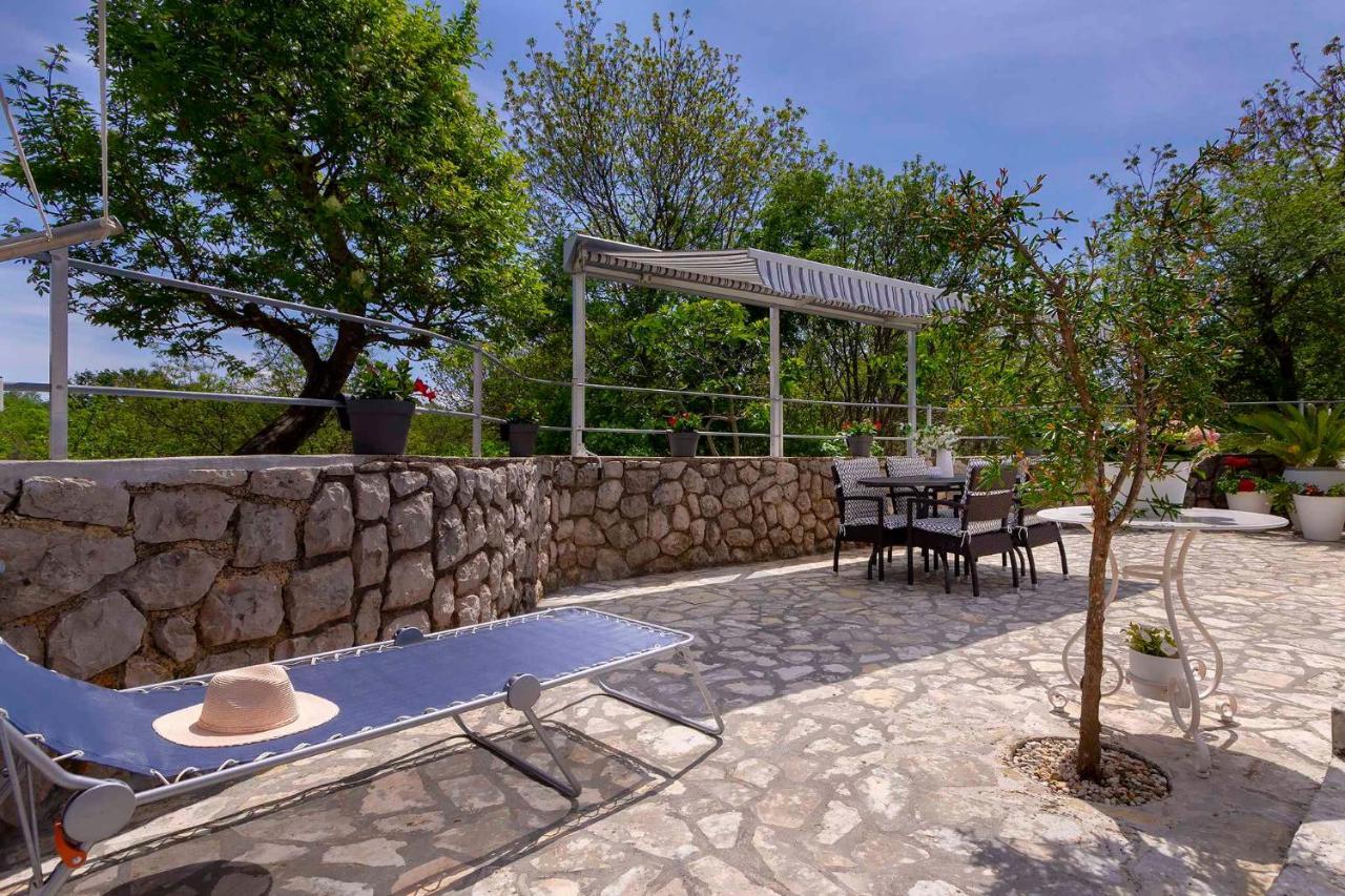 Apartments In Silo/Insel Krk 13443 Екстериор снимка